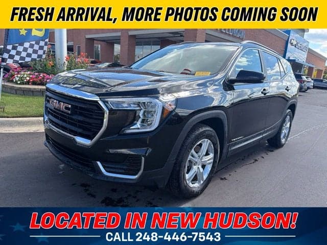 2024 GMC Terrain SLE — photo 1 of 5