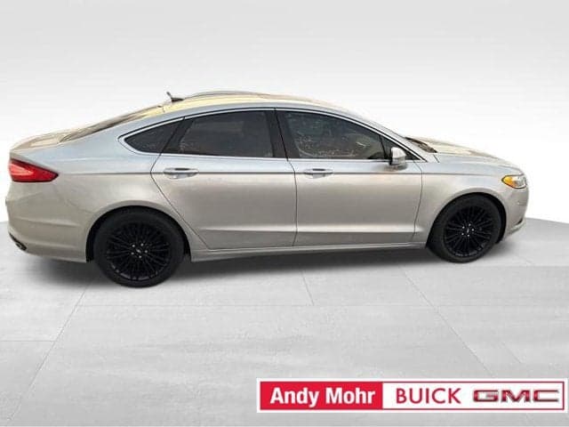 2016 Ford Fusion SE — photo 1 of 5