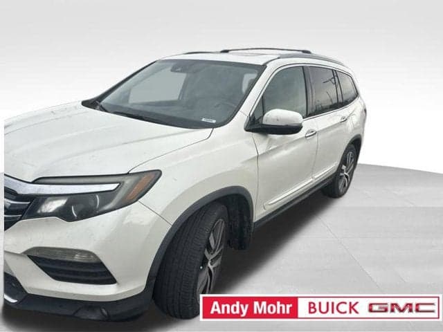 2017 Honda Pilot Touring — photo 1 of 5