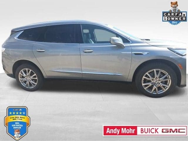 2023 Buick Enclave Essence — photo 1 of 15