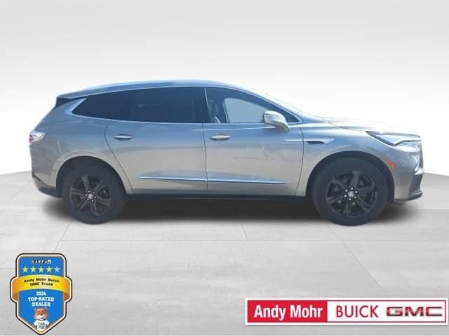 2023 Buick Enclave Essence — photo 1 of 15