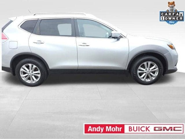 2015 Nissan Rogue SV — photo 1 of 5