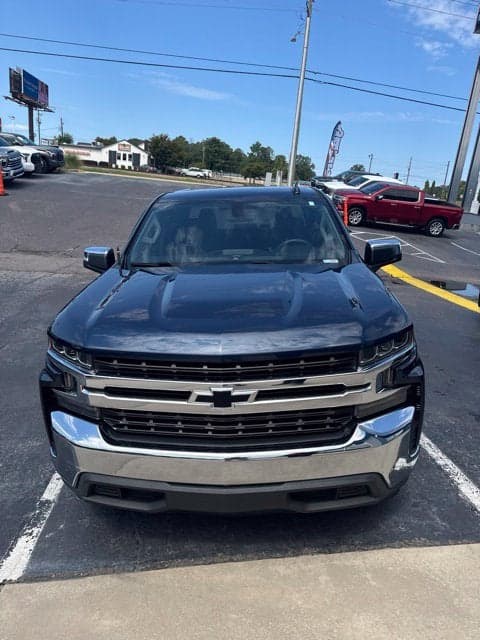 2021 Chevrolet Silverado 1500 LT — photo 1 of 2