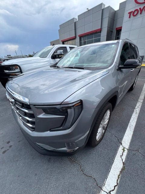 2026 GMC Acadia FWD Elevation — photo 1 of 2