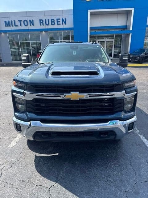 2025 Chevrolet Silverado 2500HD LT — photo 1 of 2