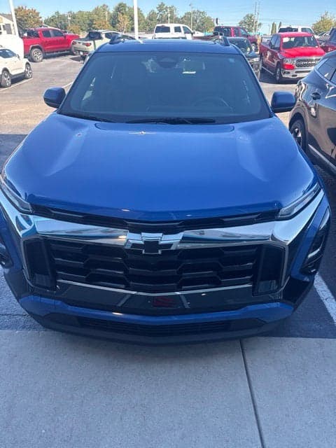 2025 Chevrolet Equinox FWD ACTIV — photo 1 of 2