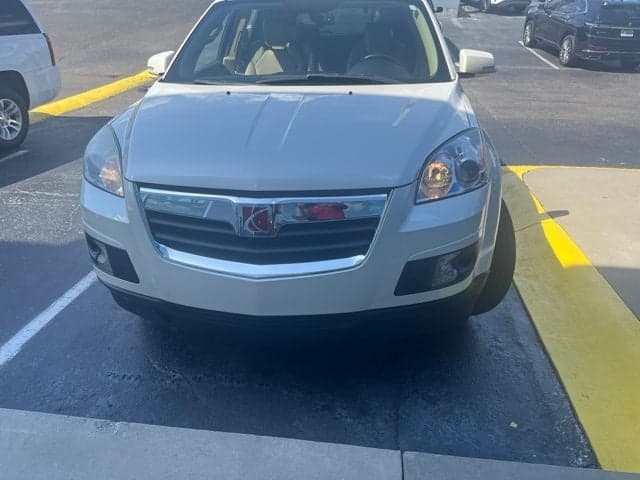 2008 Saturn Outlook XR — photo 1 of 2