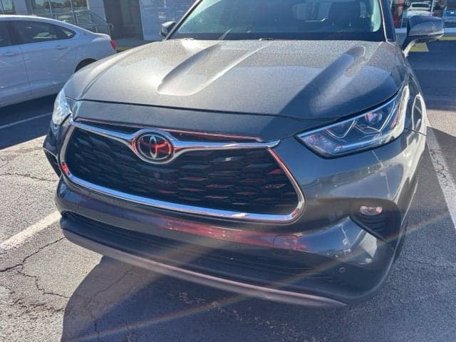 2022 Toyota Highlander Platinum — photo 1 of 2