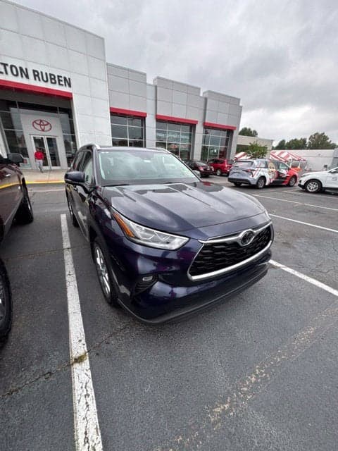 2024 Toyota Highlander Limited — photo 1 of 2