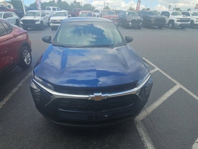 2024 Chevrolet Trax Base — photo 1 of 2