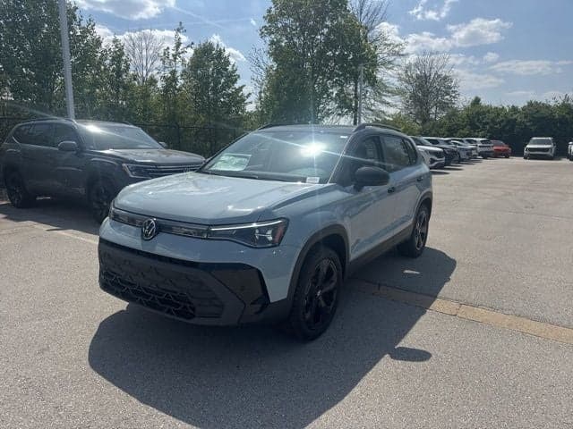 2026 Volkswagen Taos SE Black — photo 1 of 26