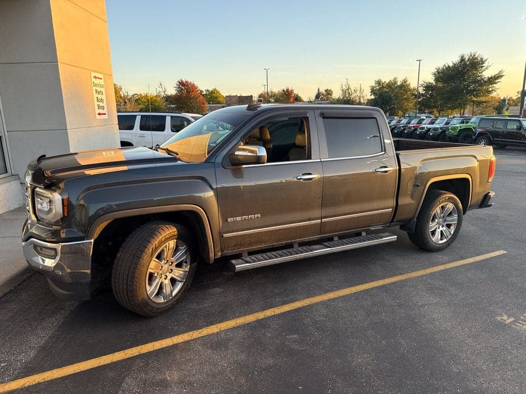 2017 GMC Sierra 1500 SLT — photo 1 of 2