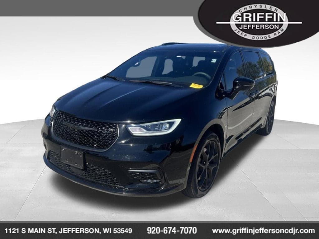 2025 Chrysler Pacifica Limited — photo 1 of 5
