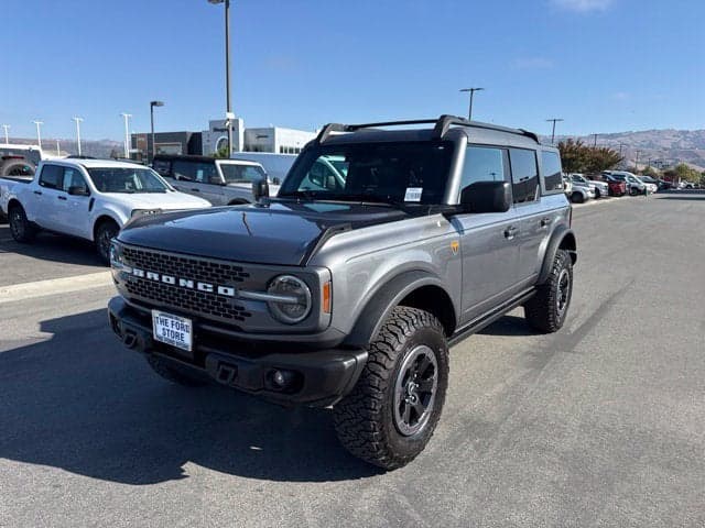 2022 Ford Bronco Badlands — photo 1 of 5