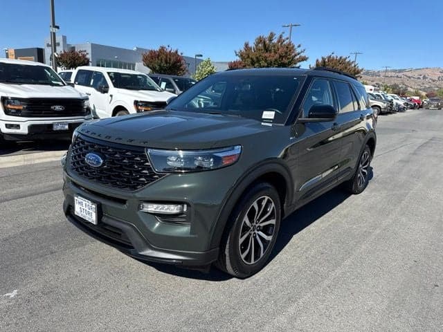 2023 Ford Explorer ST-Line — photo 1 of 34