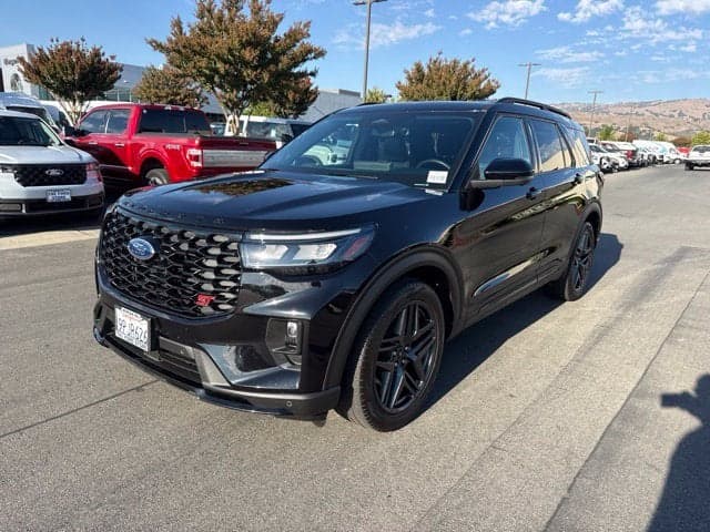 2025 Ford Explorer ST — photo 1 of 5