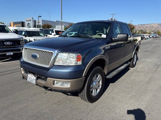 2004 Ford F-150 Lariat — photo 1 of 32