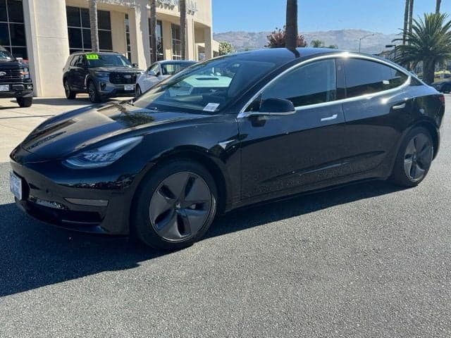 2020 Tesla Model 3 Standard Range — photo 1 of 20