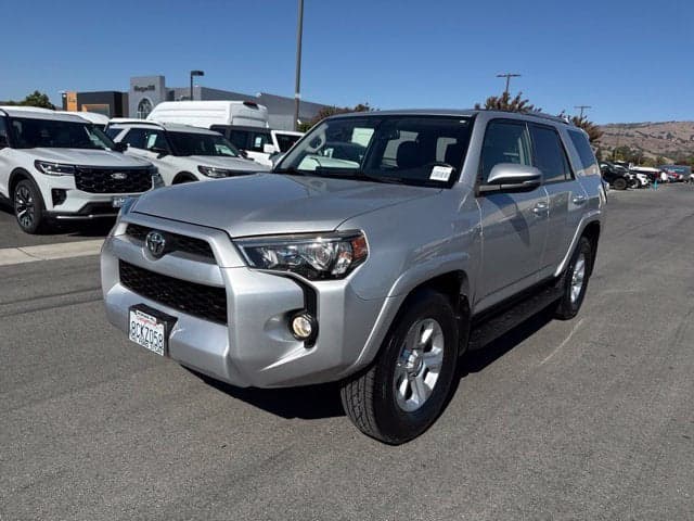2018 Toyota 4Runner SR5 Premium — photo 1 of 32