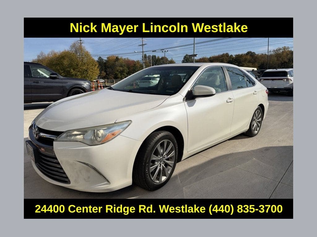 2015 Toyota Camry XLE — photo 1 of 5