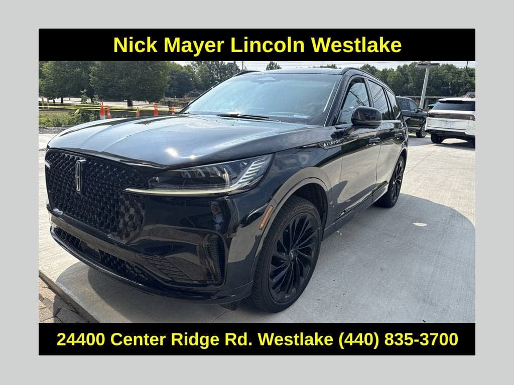 2025 Lincoln Aviator Base — photo 1 of 20