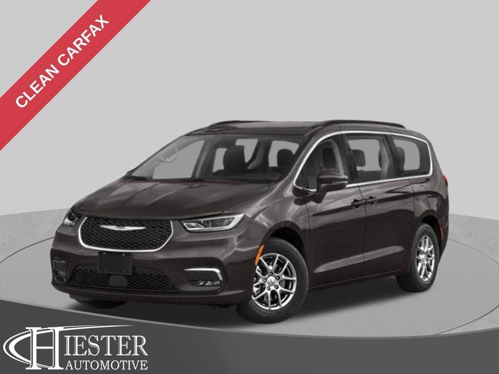 2021 Chrysler Pacifica Touring L — photo 1 of 17