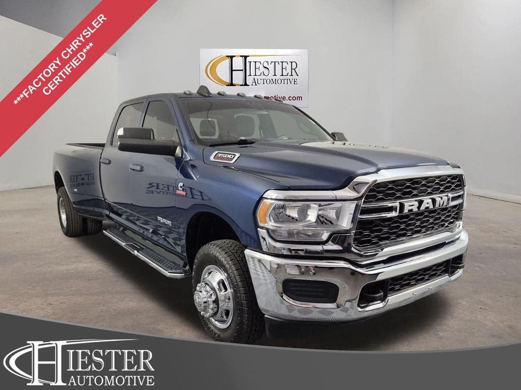 2022 RAM 3500 Tradesman — photo 1 of 17