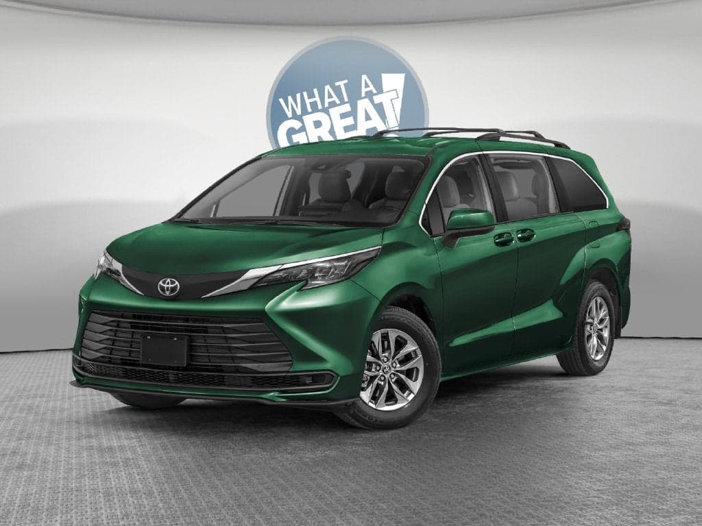 2026 Toyota Sienna LE — photo 1 of 5