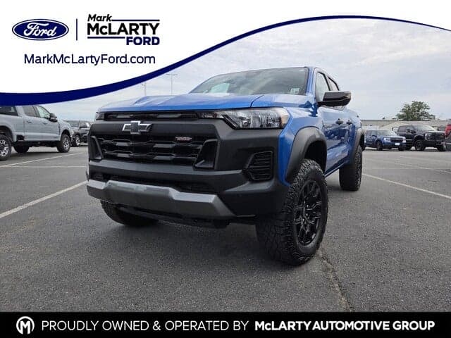 2024 Chevrolet Colorado 4WD Trail Boss — photo 1 of 11