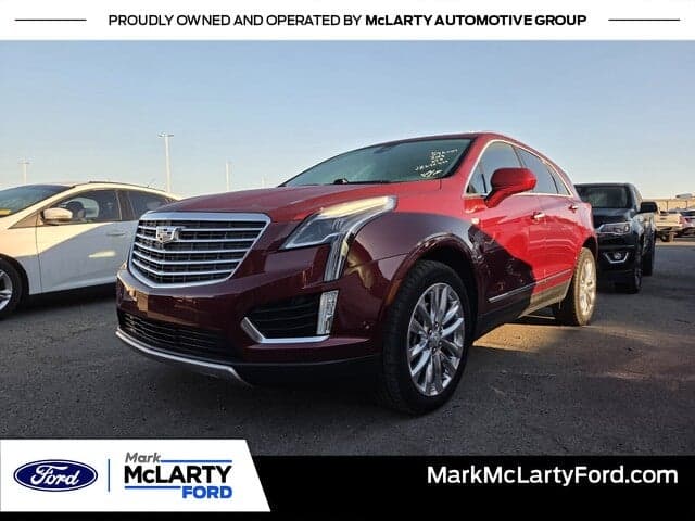 2018 Cadillac XT5 Platinum AWD — photo 1 of 5