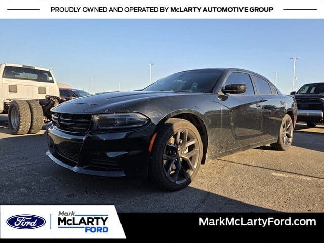 2022 Dodge Charger SXT — photo 1 of 10