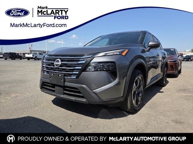 2025 Nissan Rogue SV — photo 1 of 10
