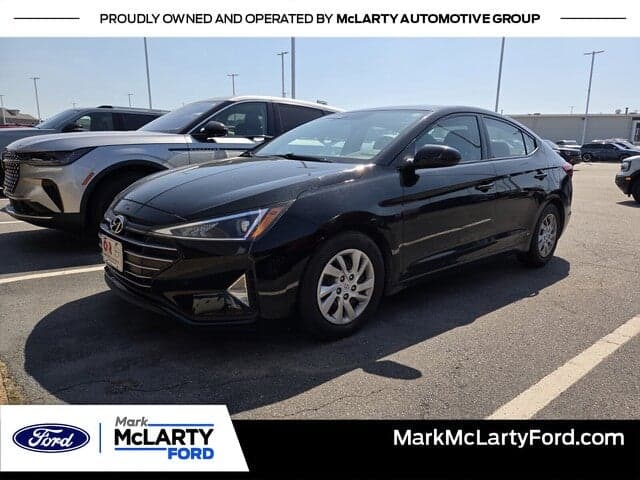 2019 Hyundai Elantra SE — photo 1 of 5