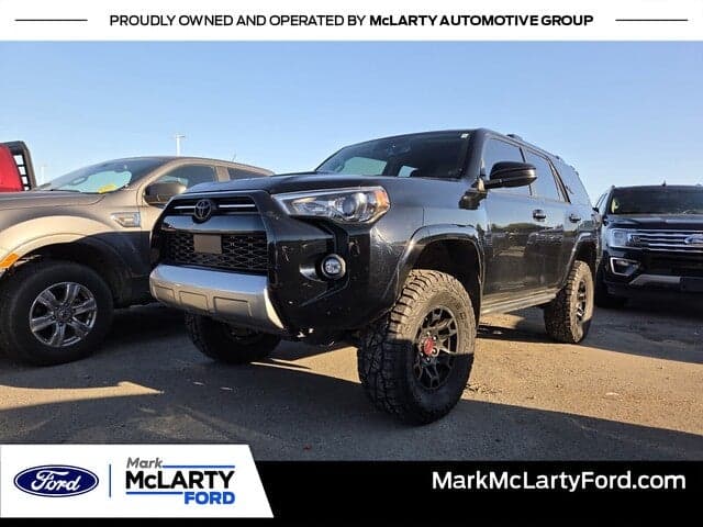 2024 Toyota 4Runner TRD Off Road — photo 1 of 10