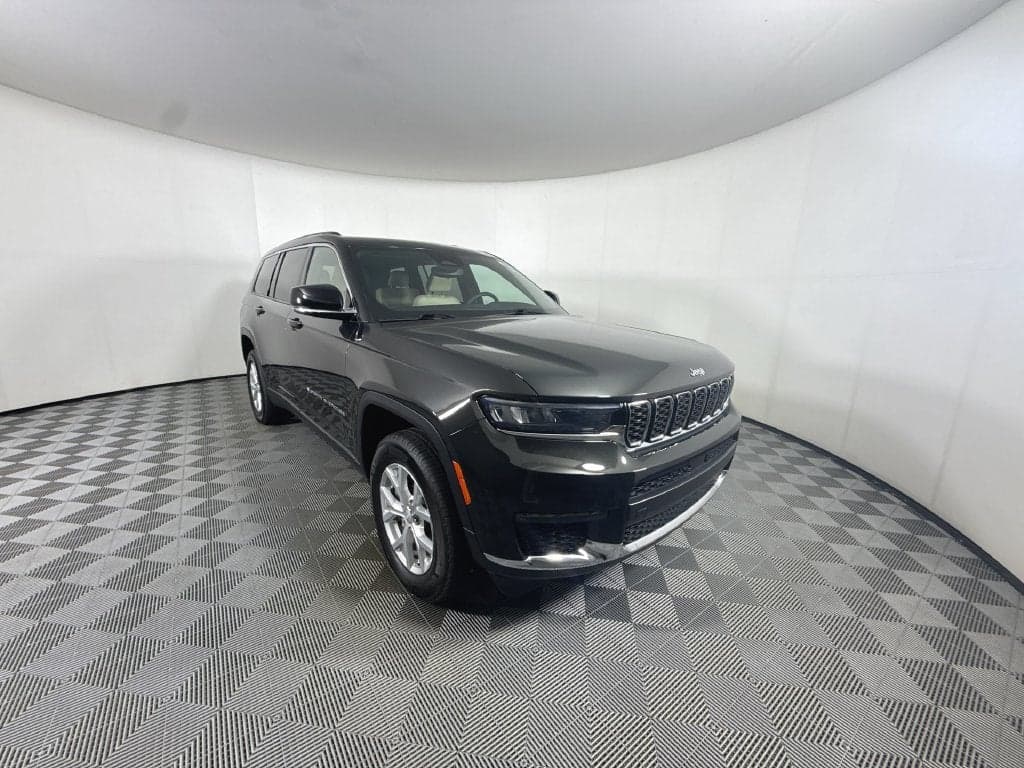 2024 Jeep Grand Cherokee L Limited — photo 1 of 5