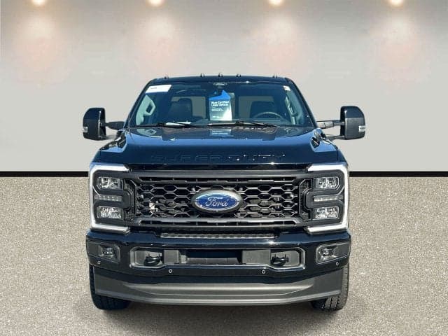 2024 Ford Super Duty F-350 SRW LARIAT — photo 1 of 5