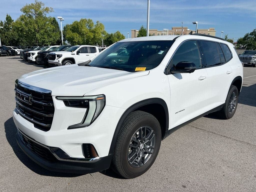 2025 GMC Acadia FWD Elevation — photo 1 of 18
