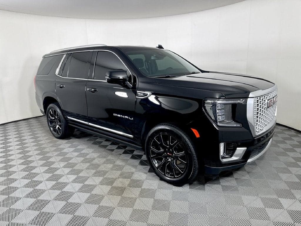 2023 GMC Yukon Denali — photo 1 of 5