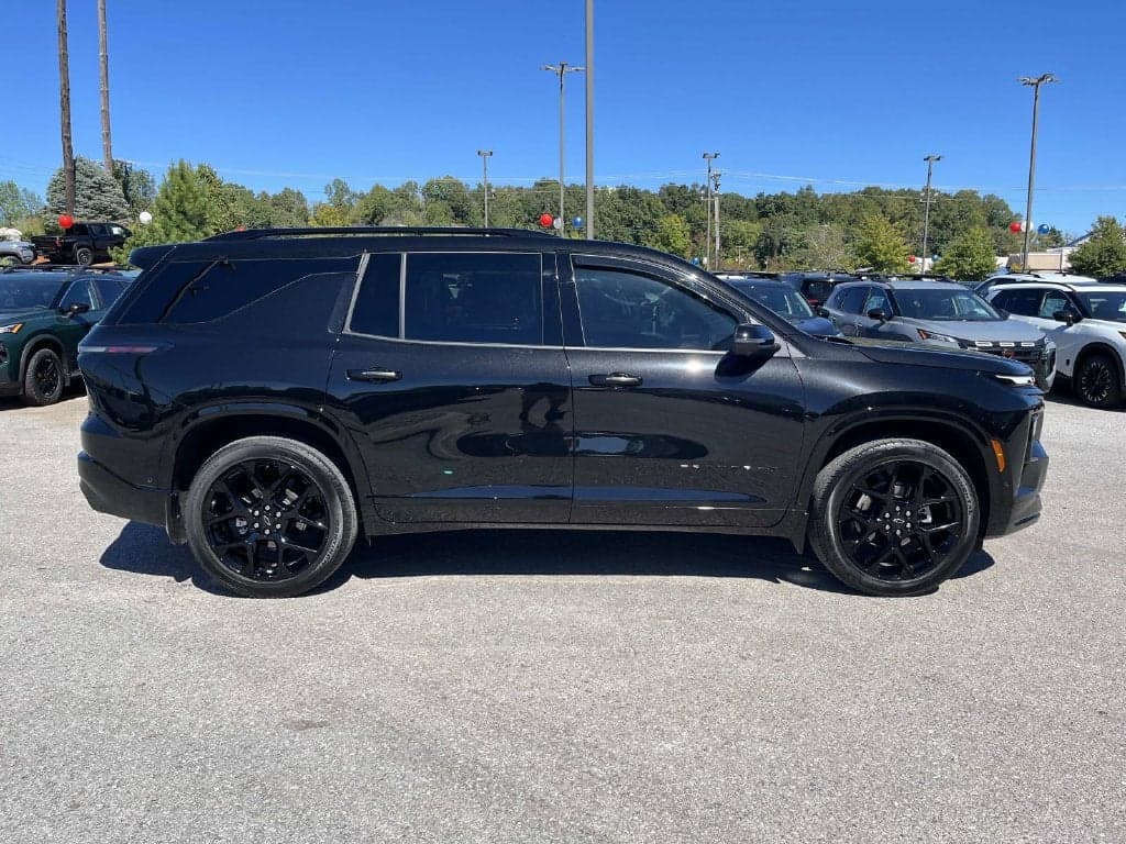 2024 Chevrolet Traverse Limited RS — photo 1 of 5