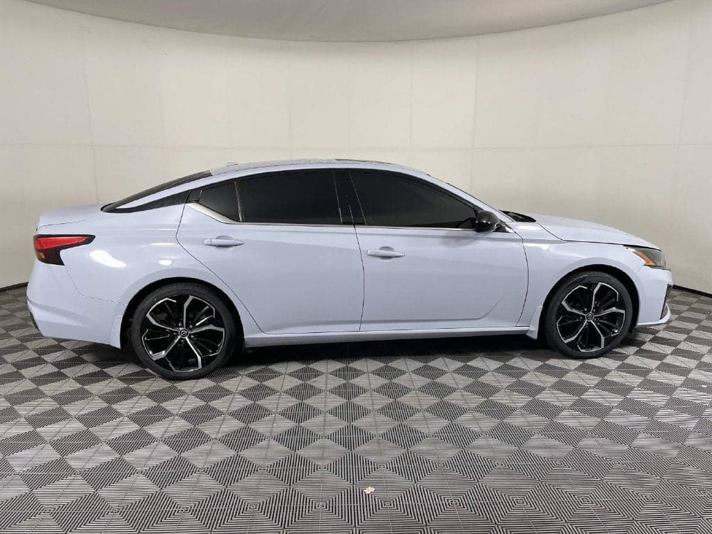 2023 Nissan Altima 2.5 SR — photo 1 of 5