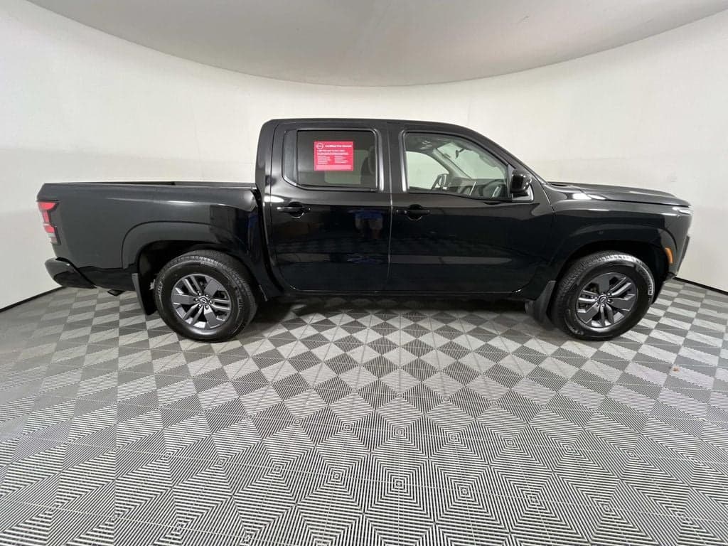 2025 Nissan Frontier SV — photo 1 of 5