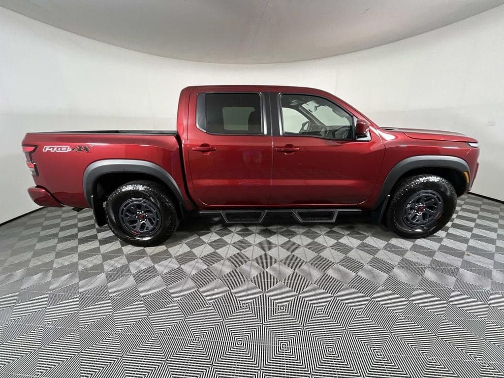 2025 Nissan Frontier PRO-4X — photo 1 of 5