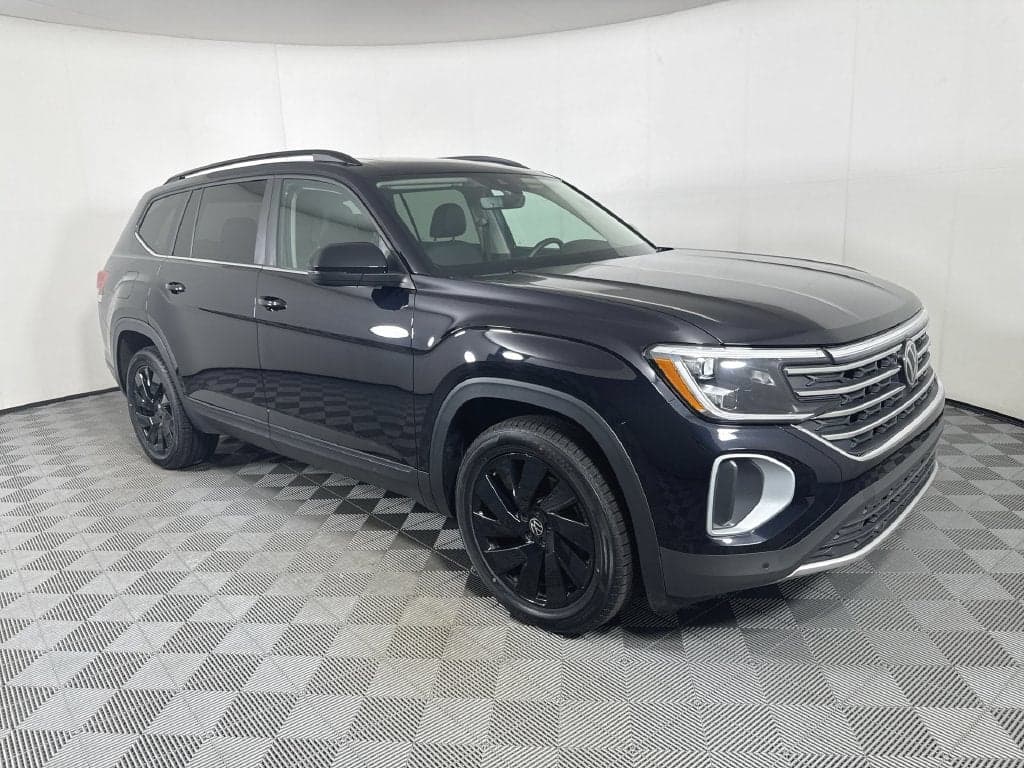 2024 Volkswagen Atlas 2.0T SE w/Technology — photo 1 of 5