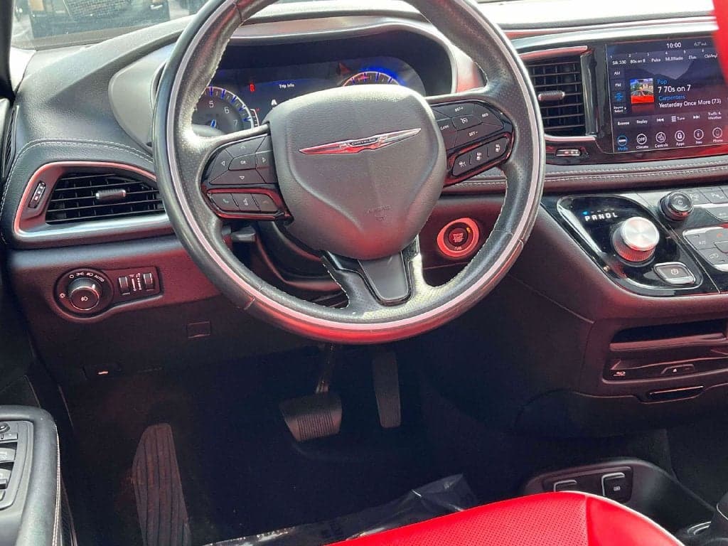 2020 Chrysler Pacifica Limited — photo 1 of 5