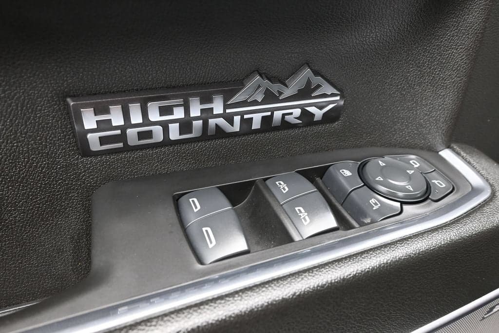 2024 Chevrolet Silverado 1500 High Country — photo 1 of 5