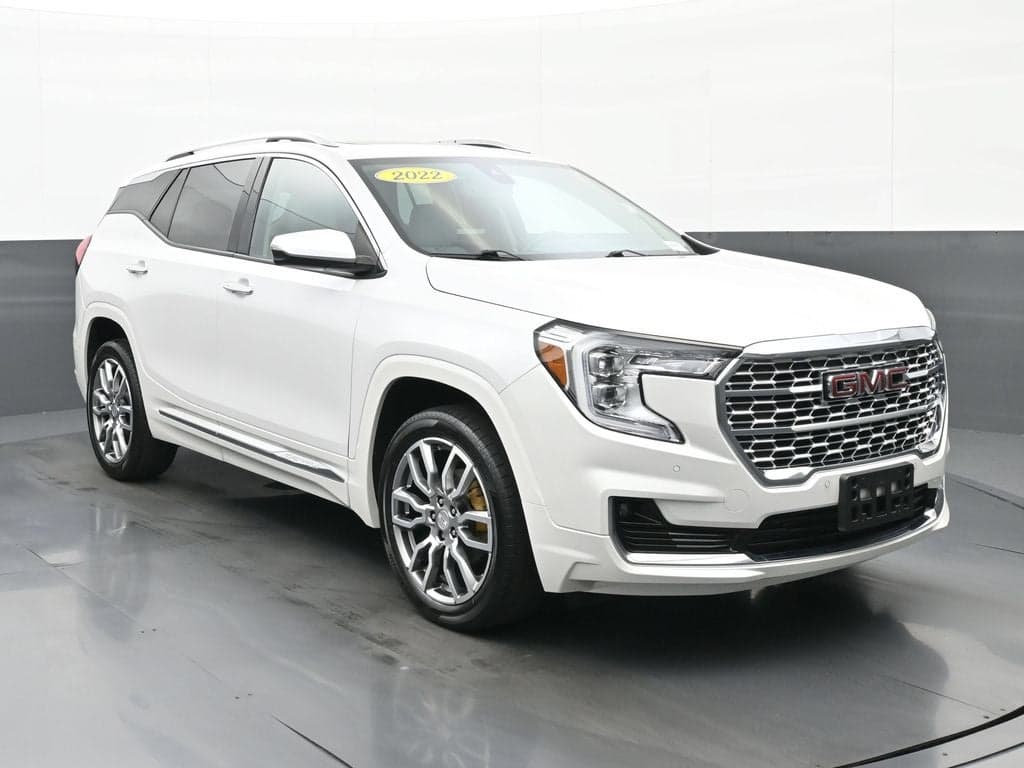 2022 GMC Terrain Denali — photo 1 of 44