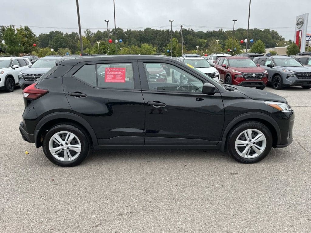 2025 Nissan Kicks Play S — photo 1 of 5