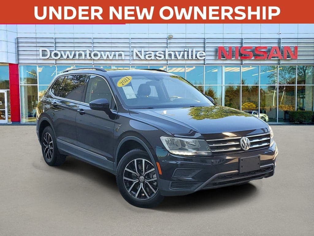 2021 Volkswagen Tiguan SE — photo 1 of 35