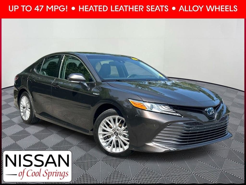 2018 Toyota Camry Hybrid XLE — photo 1 of 33