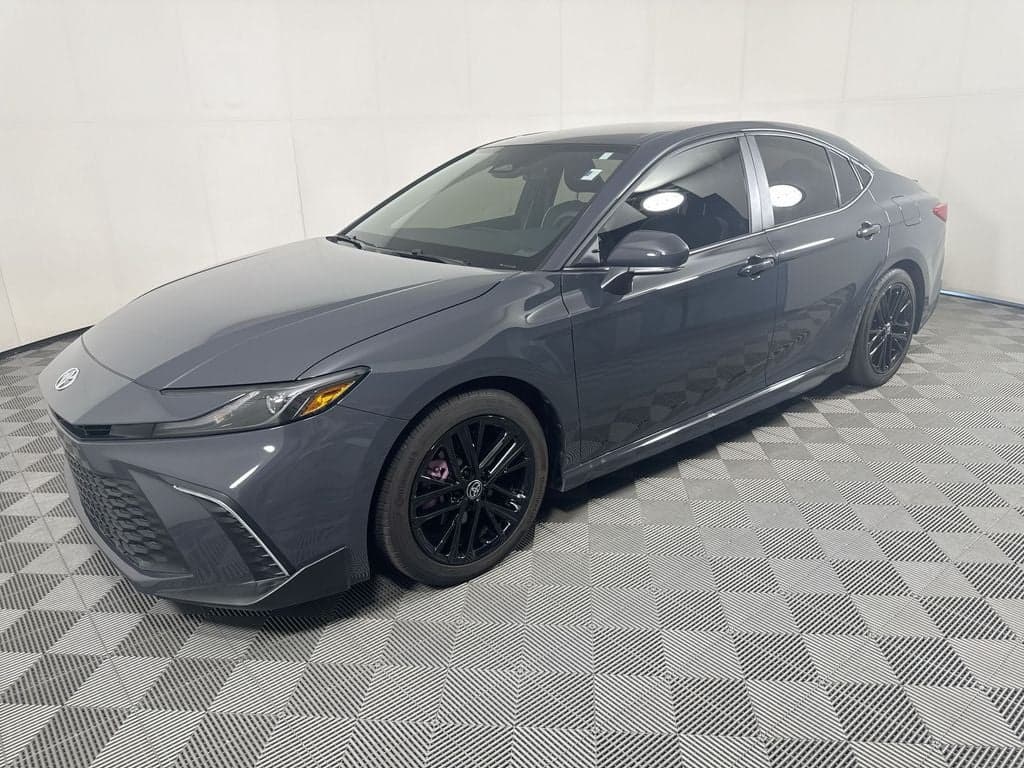 2025 Toyota Camry SE — photo 1 of 51